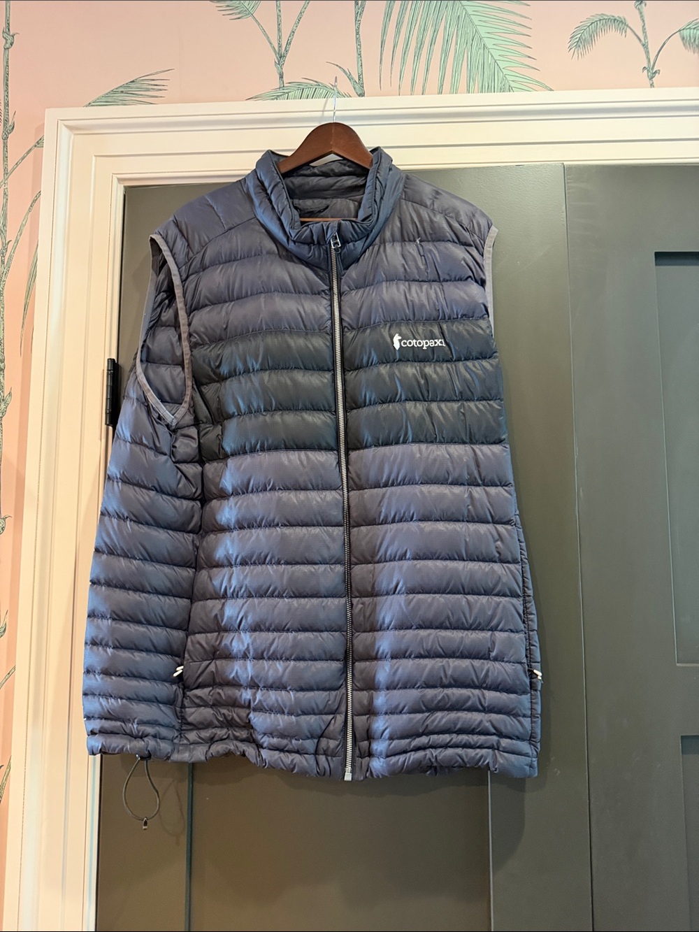 cotopaxi Men’s Blue and Black Quilted Down Vest xxl